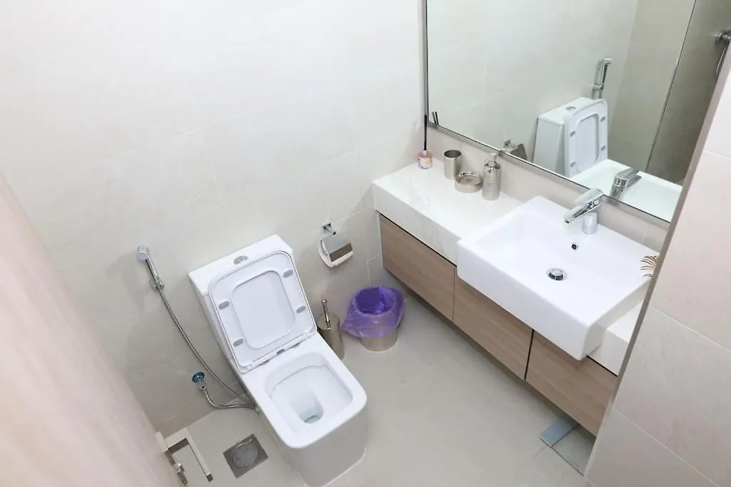 Apartment Superb Studio By The Creek View Dubai